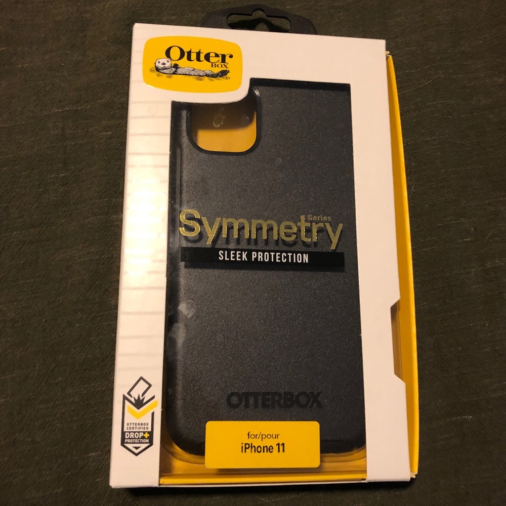 New in box otter box symmetry for iPhone 11